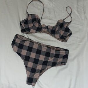 Acacia Set in Check
